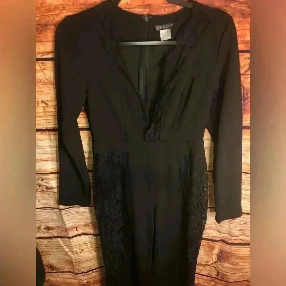 💃🏻🔥Black Lace accent Jumpsuit💃🏻🔥